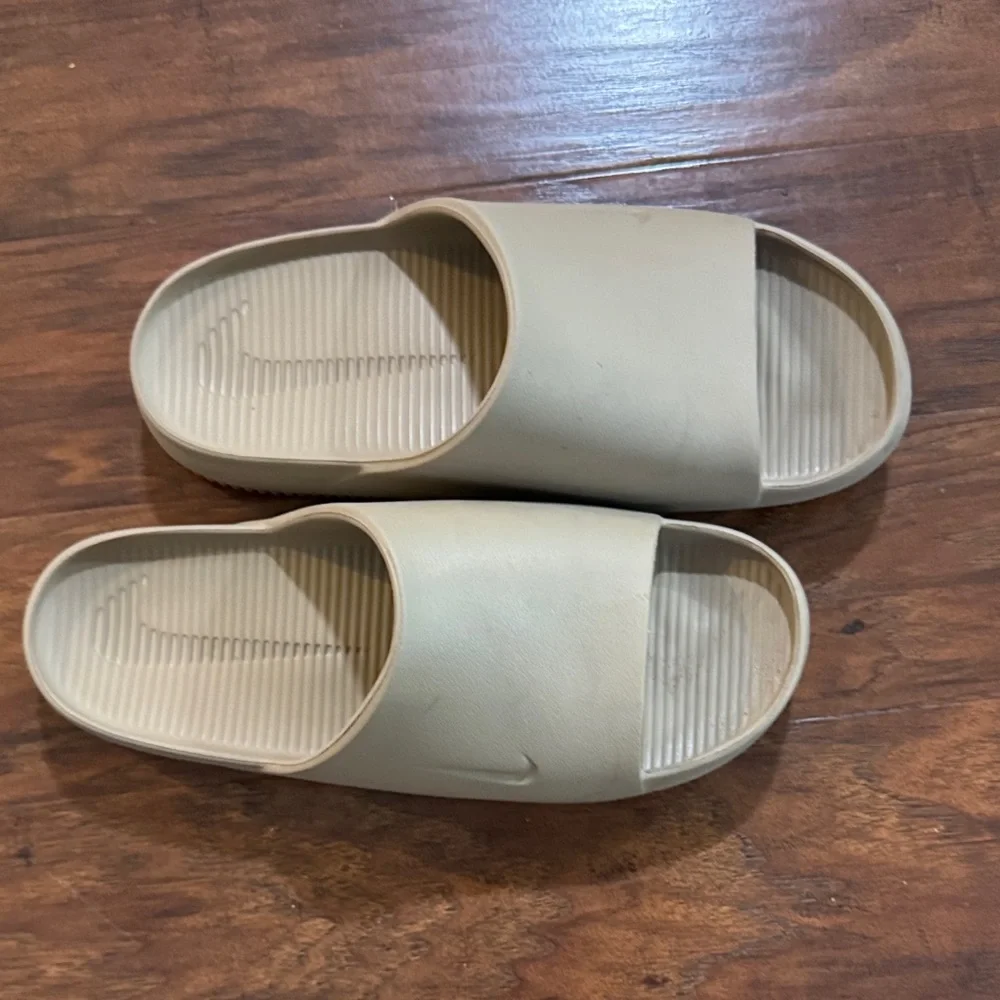 Nike Tan Slide Sandals - Simple Slip-On Design